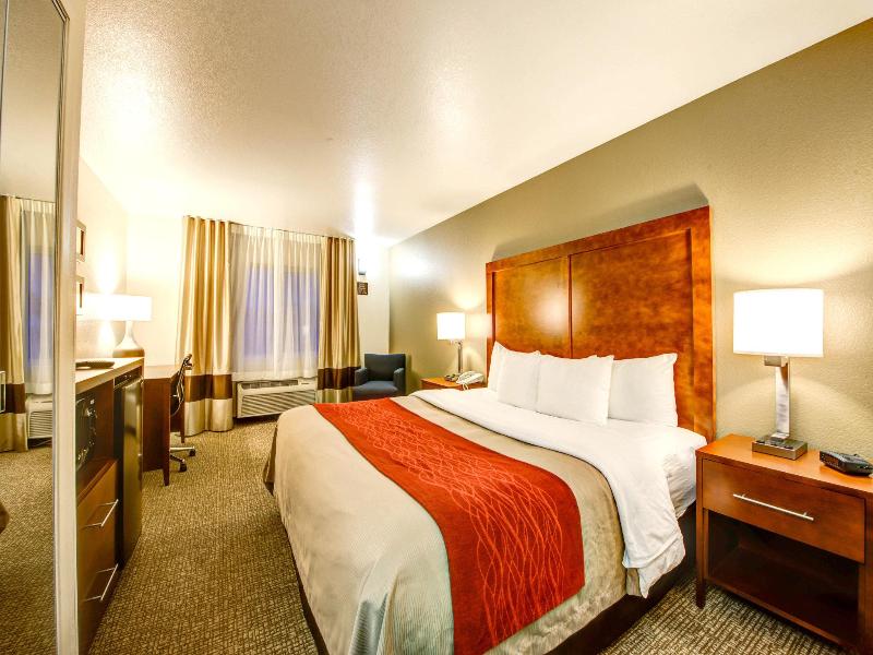 Comfort Inn Fontana image