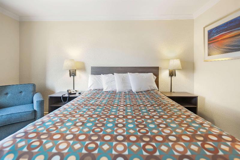 Bed room