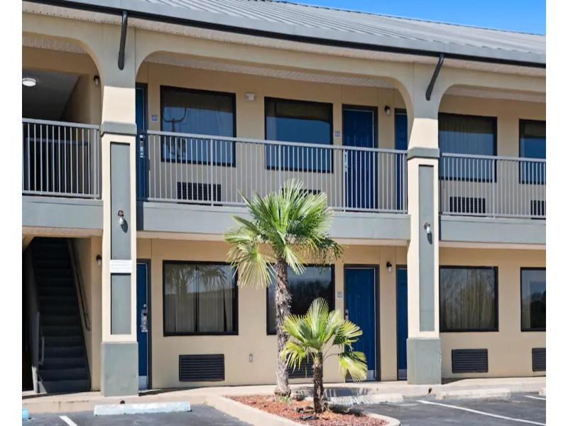 Econo Lodge Prattville Area — general view