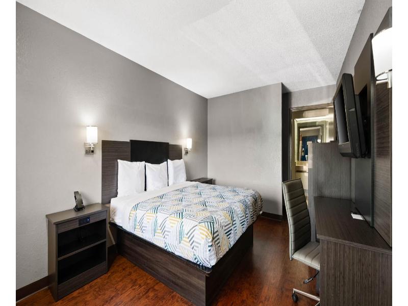 Econo Lodge Prattville Area image