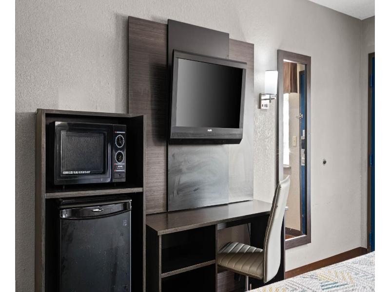 Econo Lodge Prattville Area image