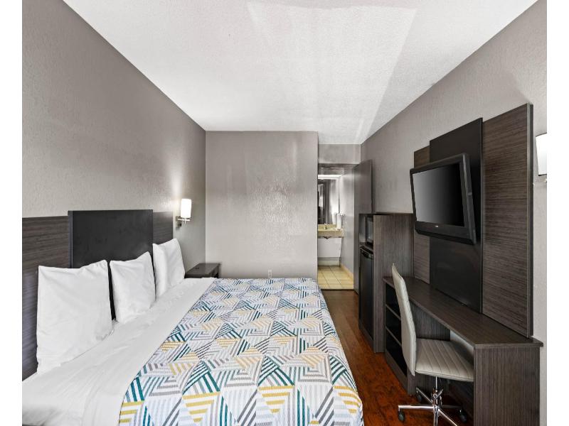 Econo Lodge Prattville Area image