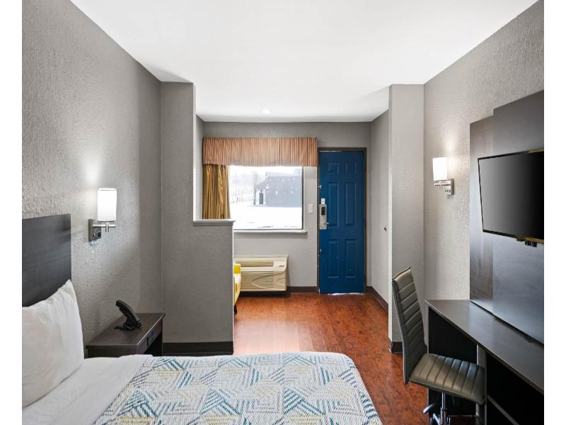 Econo Lodge Prattville Area image