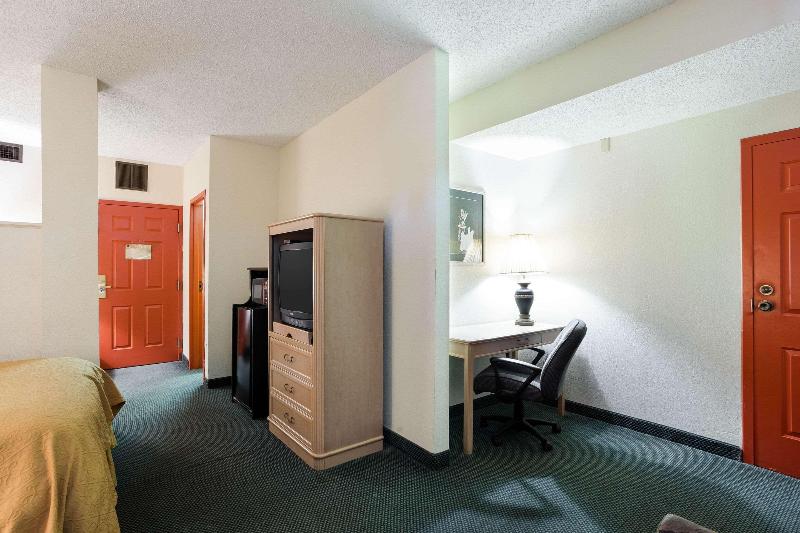 Quality Inn & Suites Paragould — photo 82