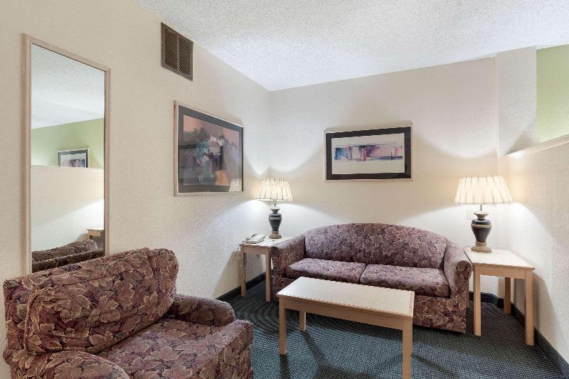Quality Inn & Suites Paragould image