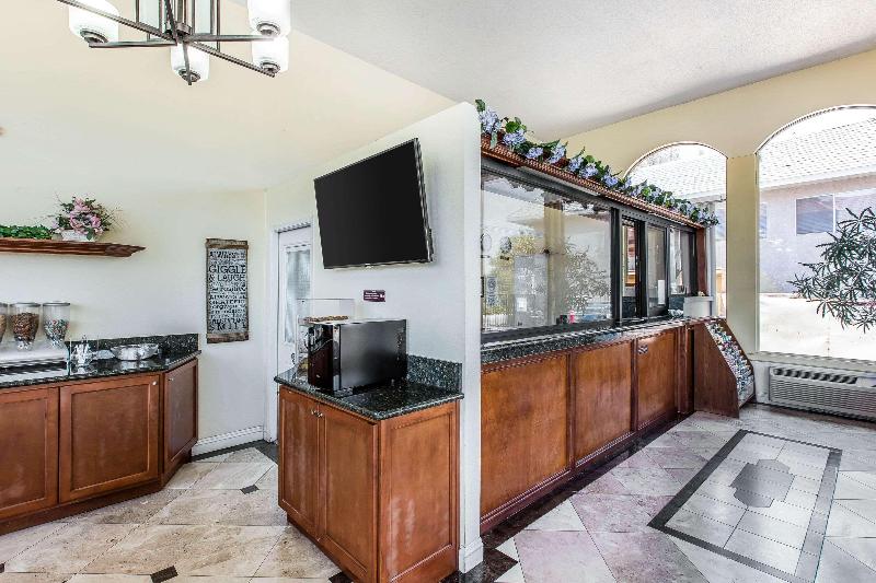 Rodeway Inn & Suites Canyon Lake-Menifee West image