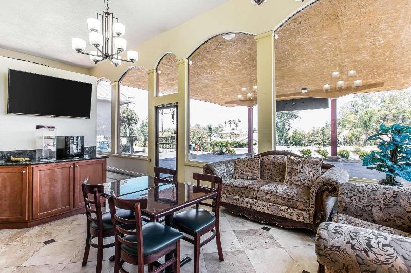 Rodeway Inn & Suites Canyon Lake-Menifee West image