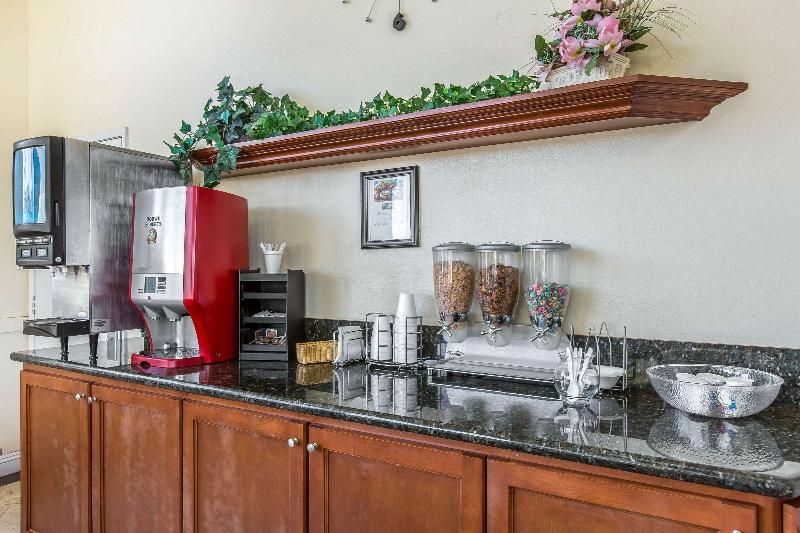 Rodeway Inn & Suites Canyon Lake-Menifee West image