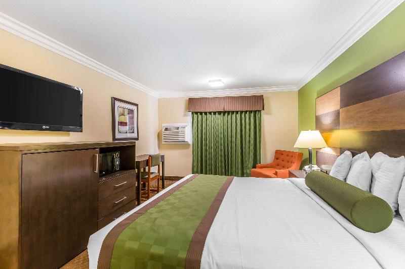 Rodeway Inn & Suites Canyon Lake-Menifee West image