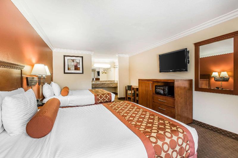 Rodeway Inn & Suites Canyon Lake-Menifee West image