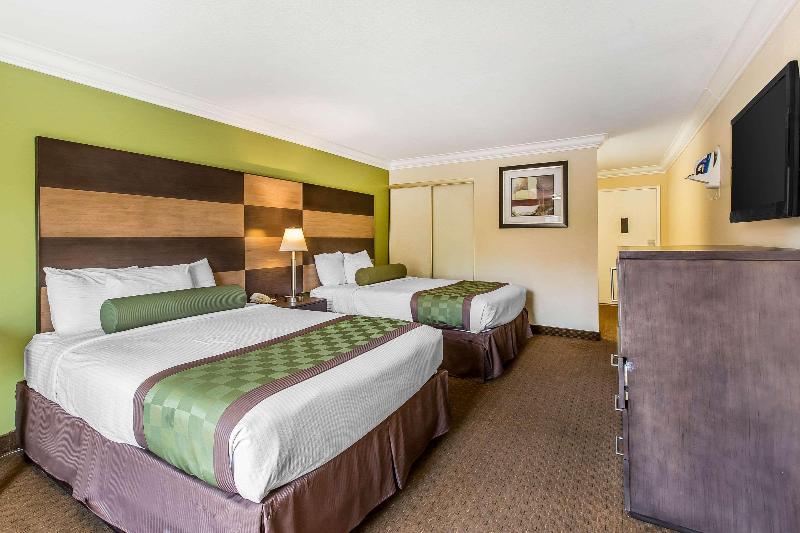Rodeway Inn & Suites Canyon Lake-Menifee West image