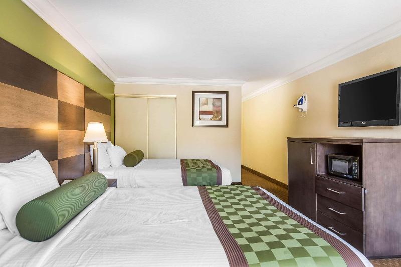 Rodeway Inn & Suites Canyon Lake-Menifee West image