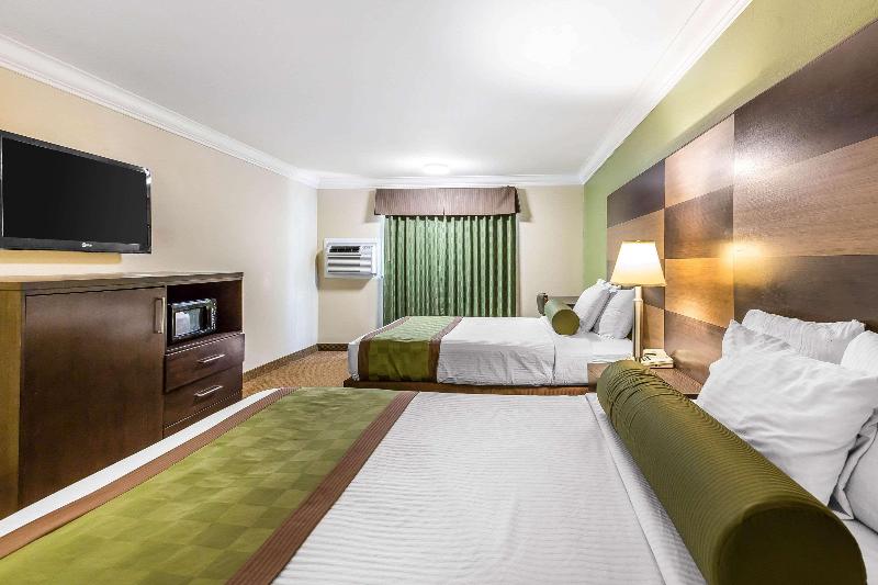 Rodeway Inn & Suites Canyon Lake-Menifee West image