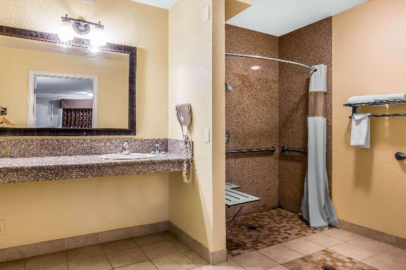 Rodeway Inn & Suites Canyon Lake-Menifee West image