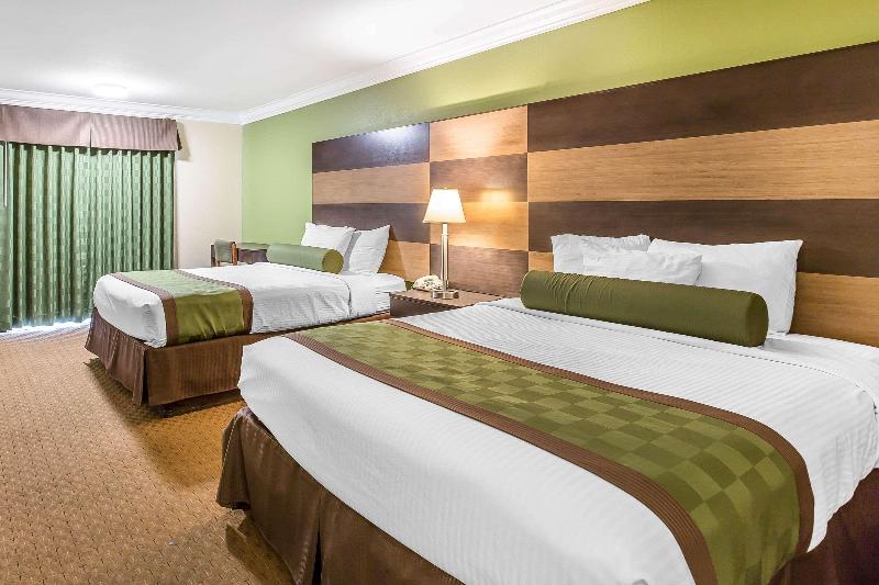 Rodeway Inn & Suites Canyon Lake-Menifee West image