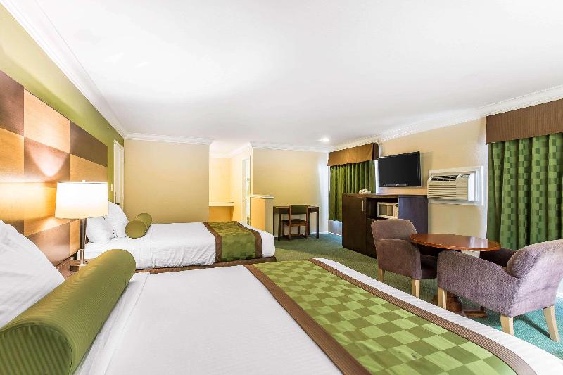 Rodeway Inn & Suites Canyon Lake-Menifee West image