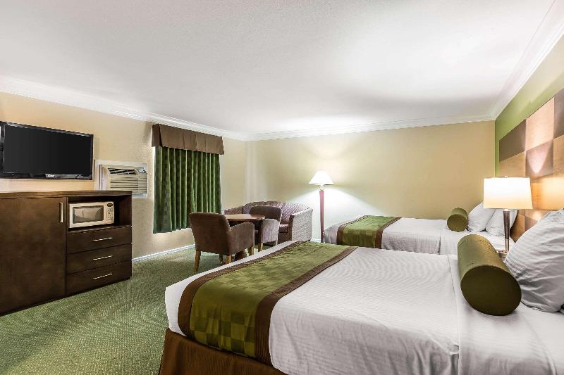 Rodeway Inn & Suites Canyon Lake-Menifee West image