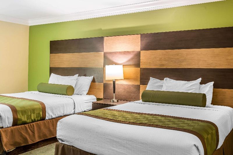 Rodeway Inn & Suites Canyon Lake-Menifee West image