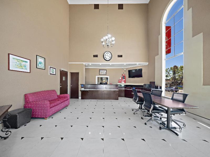 Econo Lodge Inn & Suites Fallbrook Downtown image
