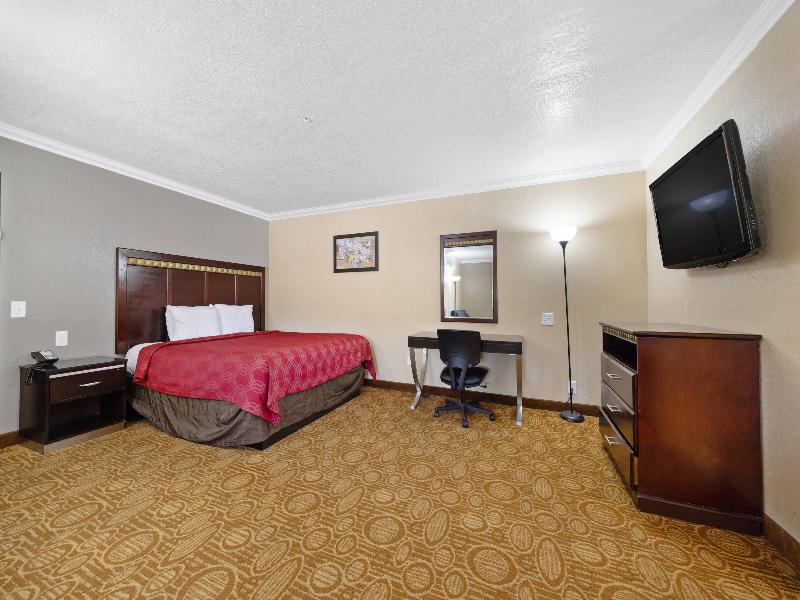Econo Lodge Inn & Suites Fallbrook Downtown image