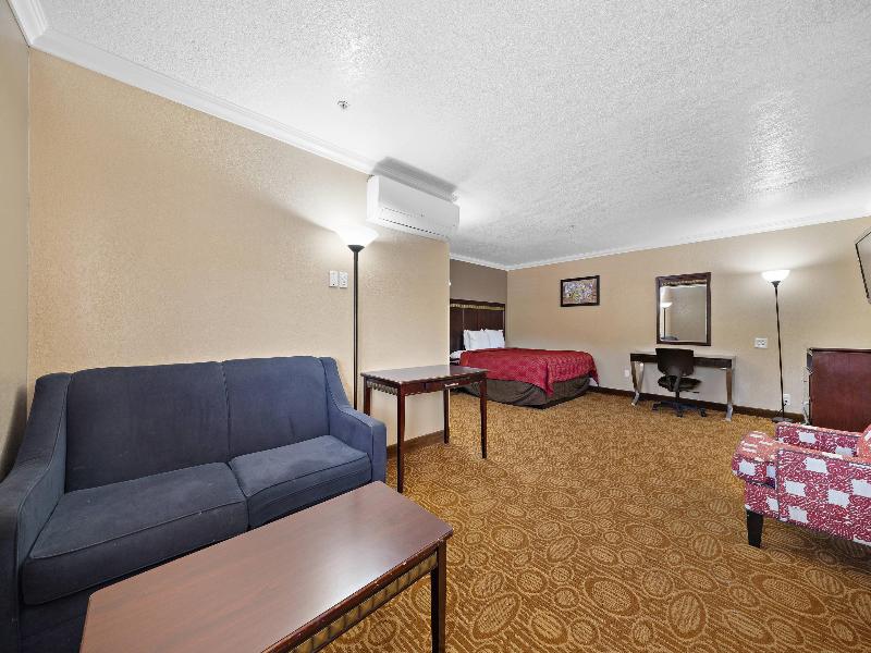 Econo Lodge Inn & Suites Fallbrook Downtown image