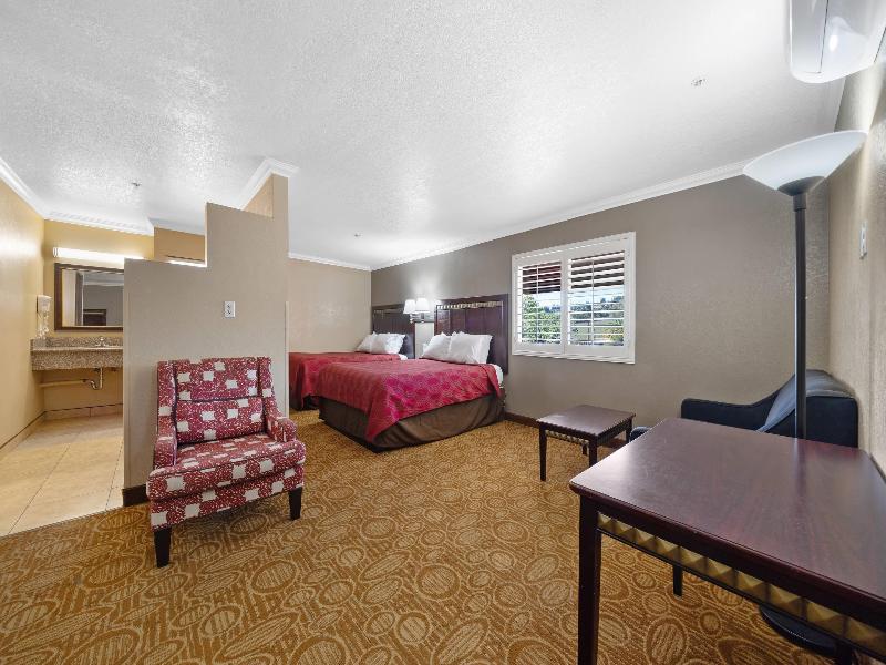 Econo Lodge Inn & Suites Fallbrook Downtown image