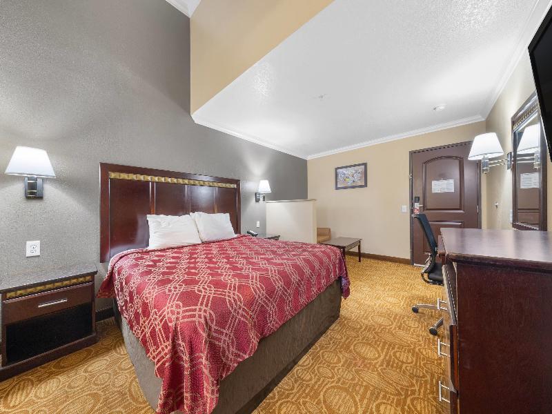 Econo Lodge Inn & Suites Fallbrook Downtown image