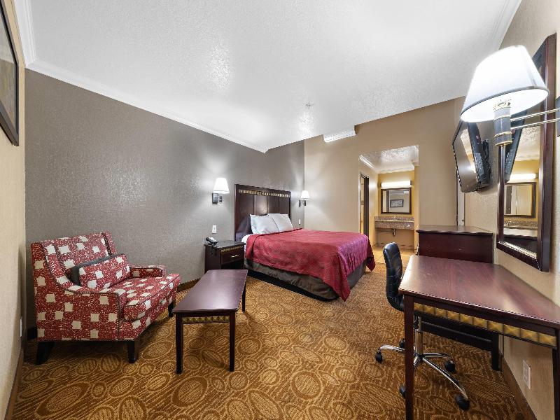Econo Lodge Inn & Suites Fallbrook Downtown image