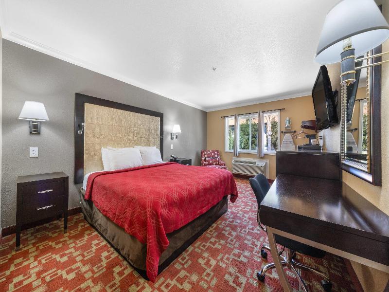 Econo Lodge Inn & Suites Fallbrook Downtown image