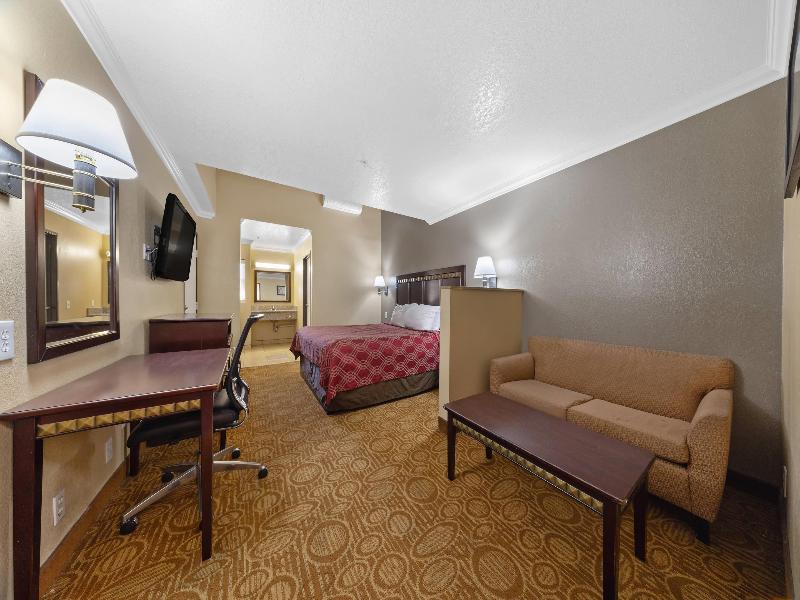 Econo Lodge Inn & Suites Fallbrook Downtown image
