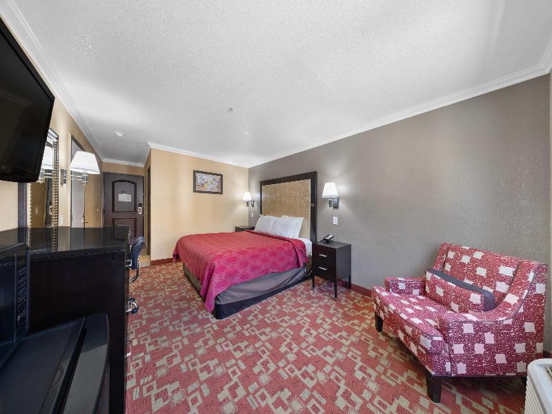 Econo Lodge Inn & Suites Fallbrook Downtown image