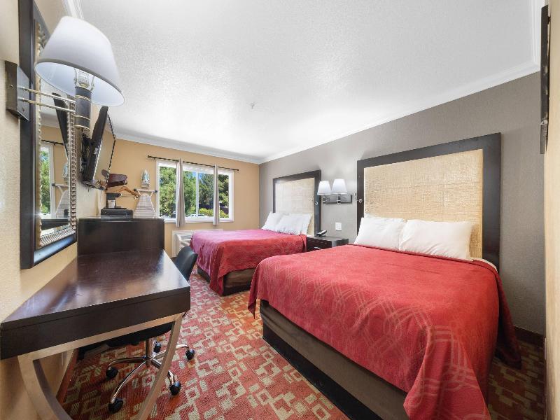 Econo Lodge Inn & Suites Fallbrook Downtown image
