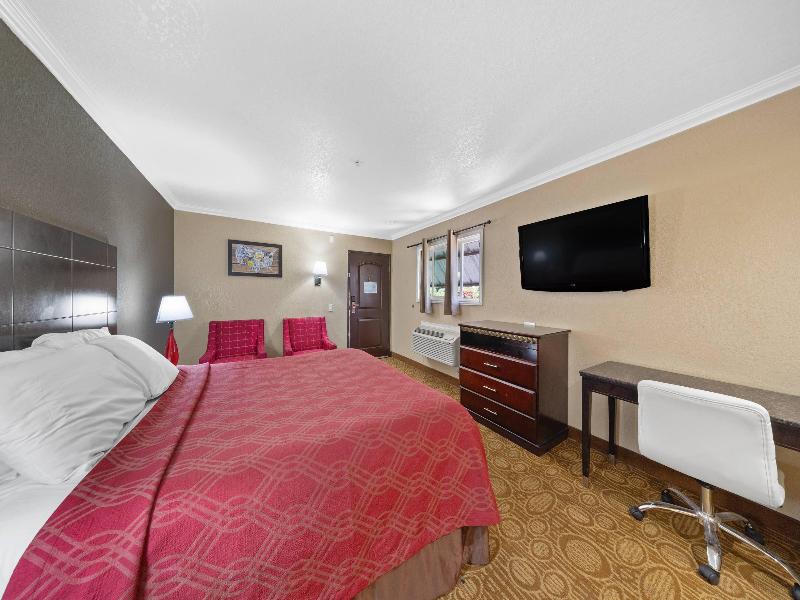 Econo Lodge Inn & Suites Fallbrook Downtown image