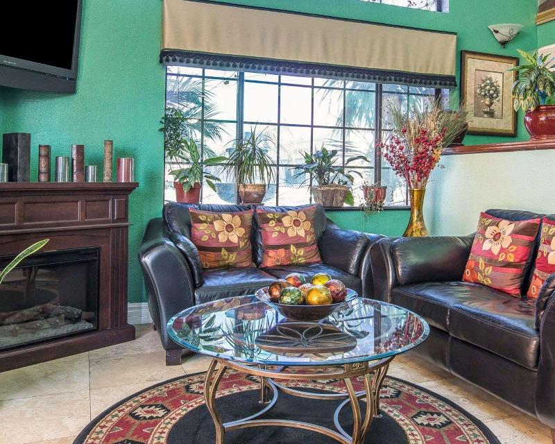 Quality Inn Hemet - San Jacinto image