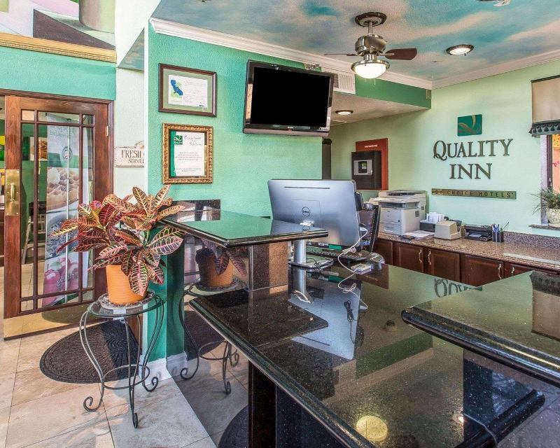 Quality Inn Hemet - San Jacinto image