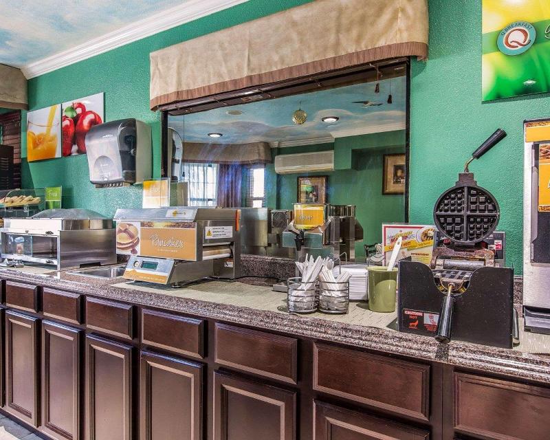 Quality Inn Hemet - San Jacinto image