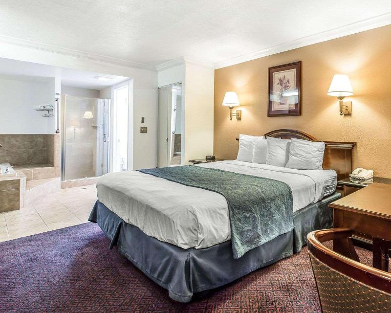 Quality Inn Hemet - San Jacinto image