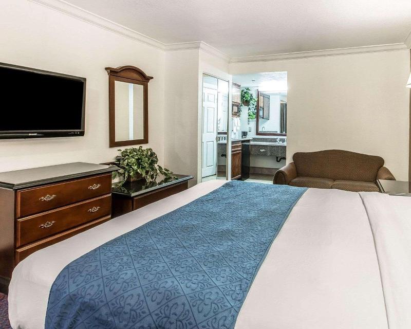 Quality Inn Hemet - San Jacinto image