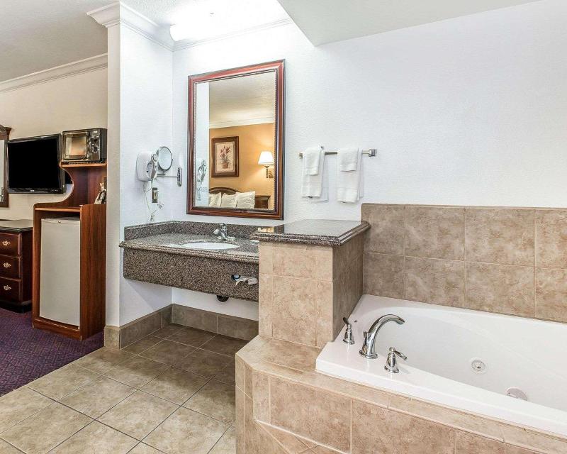Quality Inn Hemet - San Jacinto image