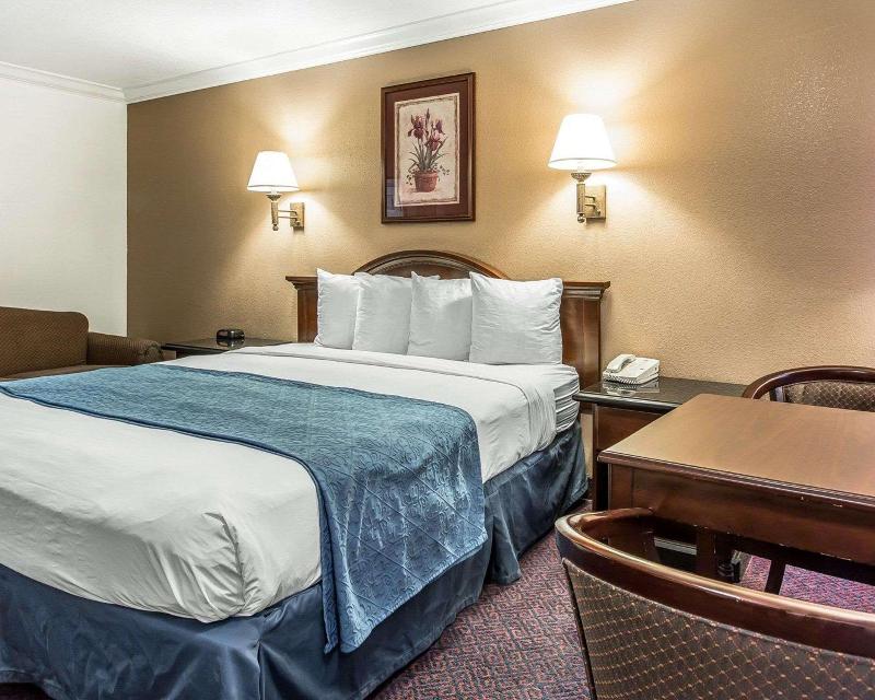 Quality Inn Hemet - San Jacinto image