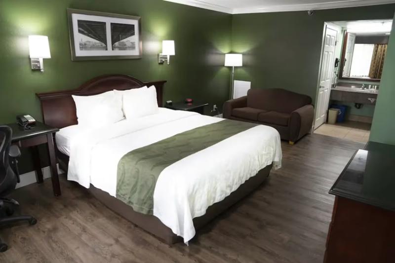 Quality Inn Hemet - San Jacinto image