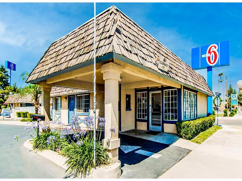 Motel 6 Kingsburg, CA GA 2