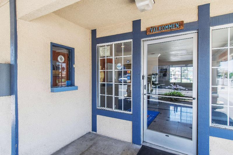 Motel 6 image