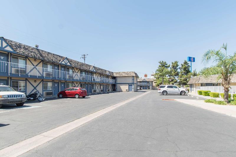 Motel 6 image