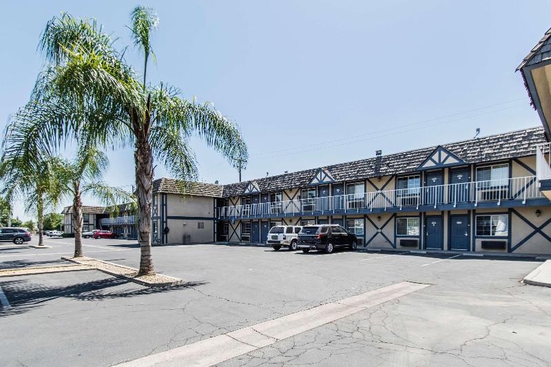 Motel 6 image