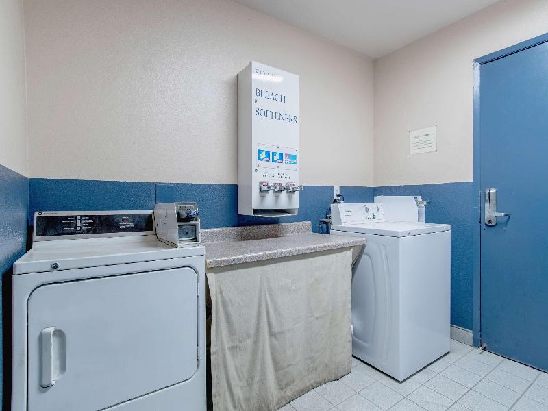 Motel 6 image