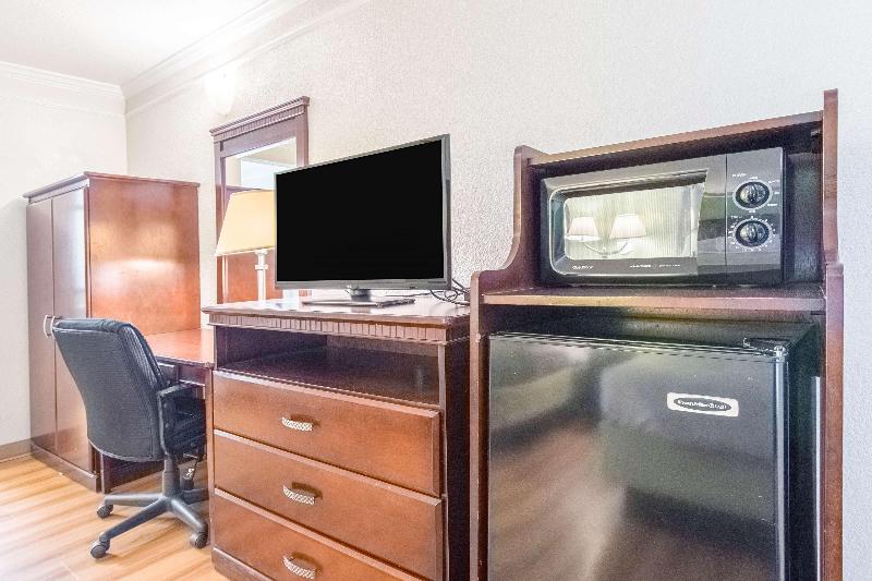 Motel 6 image