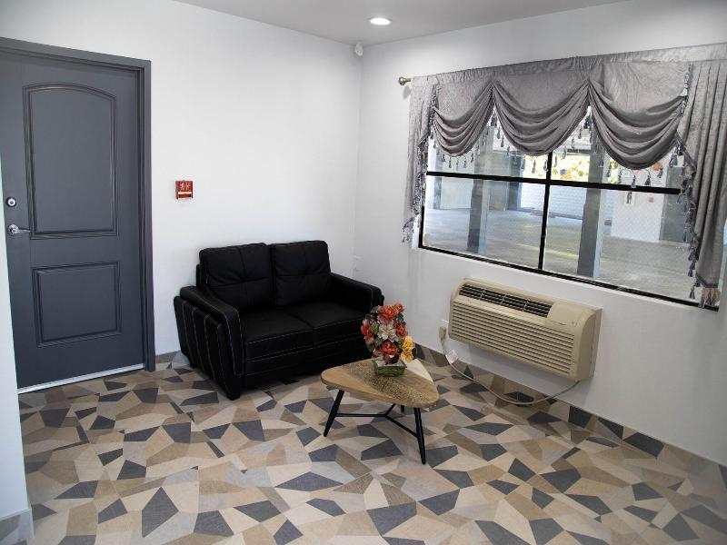 Pico Rivera Inn and Suites image