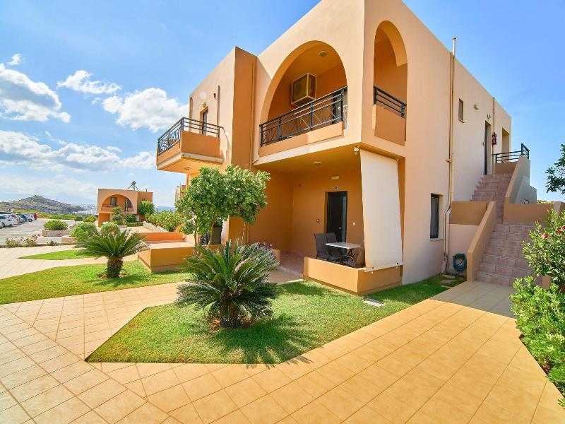 Nanakis beach apartments image