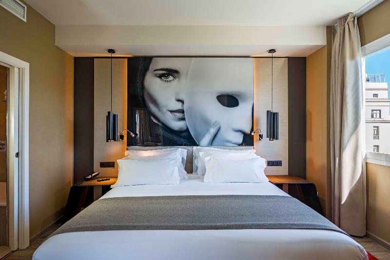 NH Collection Madrid Suecia image